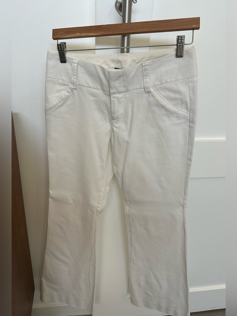 Alice and Olivia White Flare/Wide-Leg Pants